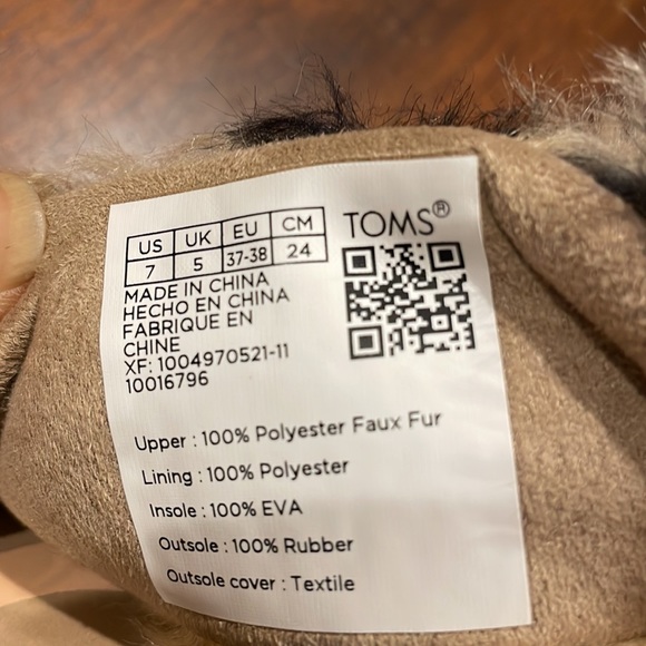 Toms manmade material fur slippers (sz 7) - Picture 4 of 5